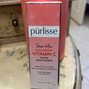 Purpose shear glow tinted moisturizer brand new 1.4 fl oz.